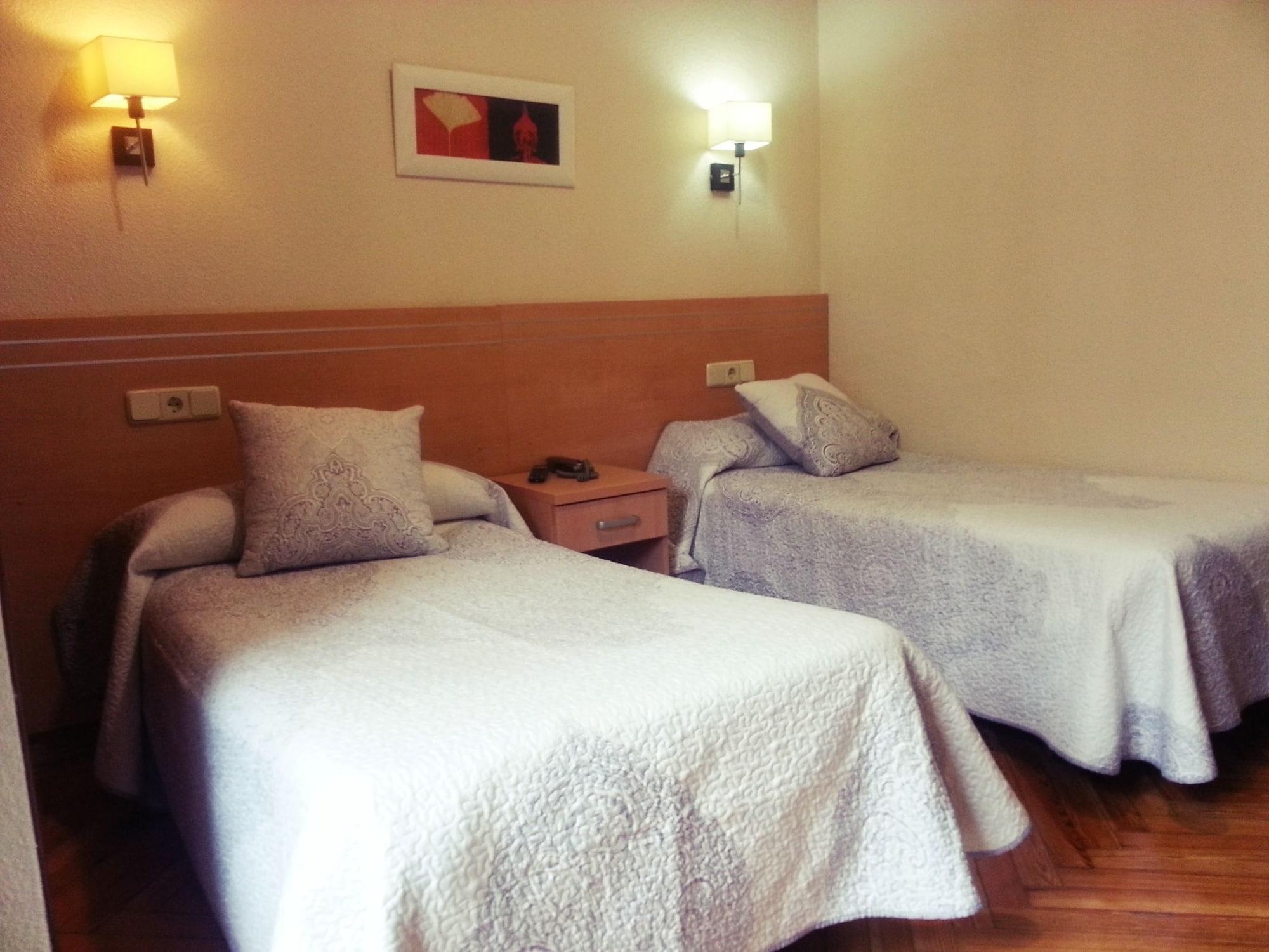 Hostal Avenida Madrid Luaran gambar